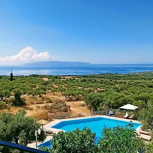 Hilltop At Kefalonia , Angon Griekenland